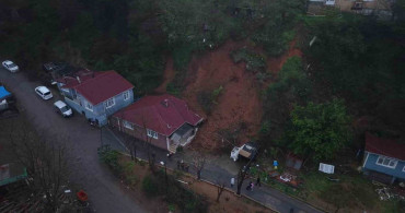 Beykoz'daki Toprak Kayması: Evin ve Aracın Durumu Ciddi