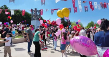 Beylikdüzü'nde kanseri yenen 9 yaşındaki Almira için binlerce balon gökyüzüne bırakıldı