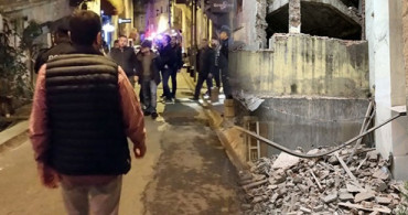 Beyoğlu'nda 4 katlı Metruk Binada Hasar Oluştu