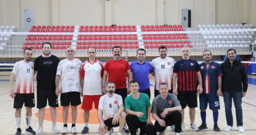Bilecik Aile ve Sosyal Hizmetler İl Müdürü Personel ile Voleybol Etkinliği Düzenledi
