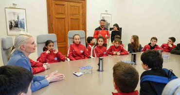 Bilecik Belediye Başkanı Subaşı, Sualtı Hokeyi Takımlarını Ağırladı