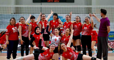 Bilecik Kız Voleybol Takımı Türkiye Üçüncüsü Oldu