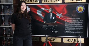 Bilecikli Öğrenci Zeynep Halmatov Türkiye Birincisi Oldu