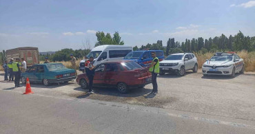 Bilecik'te jandarma ekipleri 140 şahıs ve 143 aracı kontrol etti