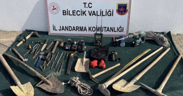 Bilecik'te Kaçak Kazı Operasyonu: 5 Kişi Suçüstü Yakalandı