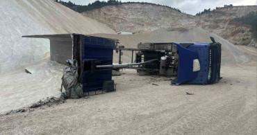 Bilecik'te Kum Boşaltma Kazası: 1 Yaralı