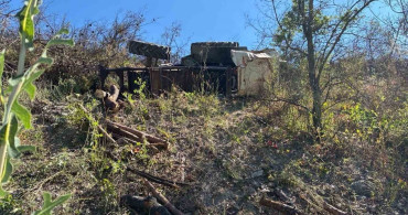Bilecik'te odun çekerken traktörün altında kalan şahıs yaralandı