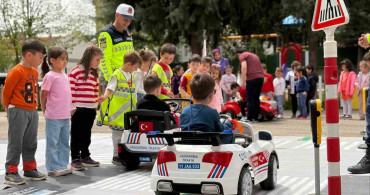 Bilecik'te Öğrencilere Trafik Eğitimi Verildi
