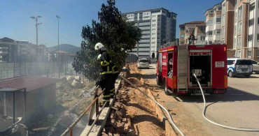 Bilecik'te stadyum inşaat alanında yangın çıkışı