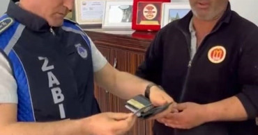 Bilecik'te Temizlik Görevlisinden Duyarlılık Örneği: Cüzdanı Zabıta'ya Teslim Etti