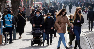 Bilim Kurulu Üyesi Tarih Vererek Duyurdu: 'Omicron Pik Yapacak'