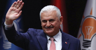 Binali Yıldırım'dan Otogar Ücretleri ve Bölünmüş Yol Açıklaması