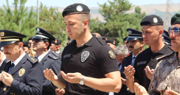 Bingöl'de 15 Temmuz şehitleri dualarla anıldı