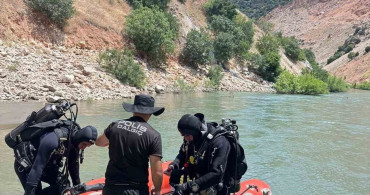 Bingöl’de akıntıya kapılan şahsı arama çalışmaları sürüyor