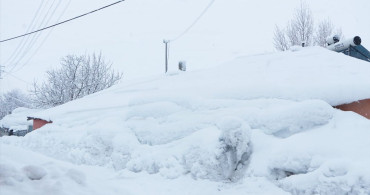 Bingöl'de Kar Yağışı Tahribatı Artıyor