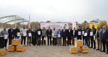 Bingöl'de Organik Arı Kovanı Dağıtımı Gerçekleşti