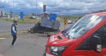 Bingöl'de Trafik Kazası: Hayvan Yüklü Kamyon İki Otomobile Çarptı