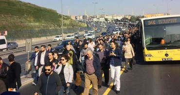 Bir metrobüs vakası daha: Vatandaşlar yolda kaldı