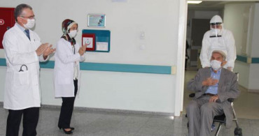 Birden Fazla Kronik Hastalığı Bulunan 83 Yaşındaki Hasta Koronavirüsü Yendi