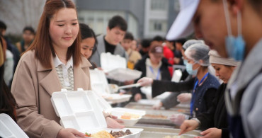 Bişkek'te Sokak İftarı Geleneği Kutlandı