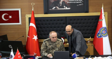 Bitlis Emniyet Müdürü Koray Şensoy, Anadolu Ajansı'nın Oylamasına Katıldı