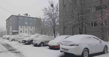 Bitlis Nisan Ayında Karla Kaplandı
