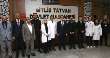 Bitlis Valisi Karakaya Yeni Yılı Personel ve Hastalarla Karşıladı