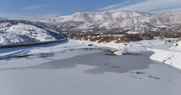 Bitlis'te Gayda Sulama Barajı Buzla Kaplandı