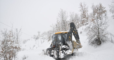 Bitlis'te Kardan Kapanan Yolda Hasta Nakli Başarıyla Gerçekleştirildi