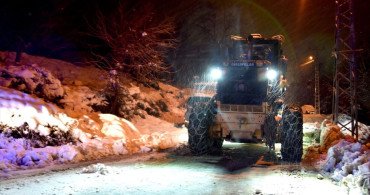 Bitlis'te Karla Mücadele Ekiplerinden Örnek Yardım