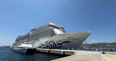 Bodrum'a Aroya Gemisiyle 2 Bin 124 Turist Geldi