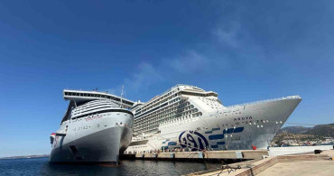 Bodrum'a aynı günde 2 dev kruvaziyer ile 4 bin 625 yolcu geldi