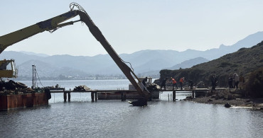 Bodrum'da Kaçak İskeleler Yıkıldı ve Karavanlar Tahliye Edilmeye Başlandı