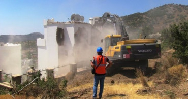 Bodrum'da Kaçak Yapılara Müdahale Sürüyor