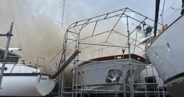 Bodrum'daki Motoryatta Yangın: Sadri Şener'in Teknesi Tehlikede