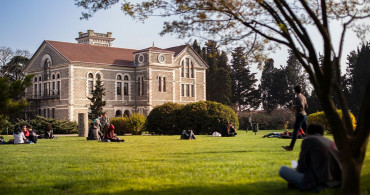 Boğaziçi Üniversitesi'nde Paraları Alırken Ses Yok Rektör Değişince Ses Çok!