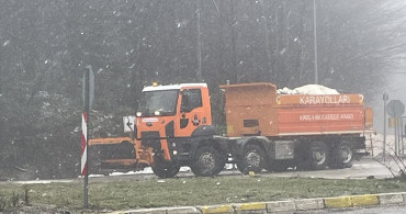 Bolu Dağı Geçişinde Kar Yağışı Ulaşımı Etkiliyor