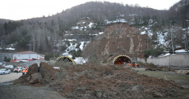 Bolu Dağı’nda heyelan meydana geldi: TEM yolu trafiğe kapatıldı! İşte Bolu Dağı’nda yaşanan son gelişmeler