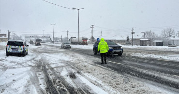 Bolu Dağı'nda Kar Yağışı Nedeniyle Ağır Araçlara Geçiş Yasağı