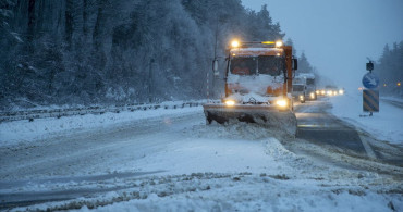 Bolu Dağı'nda Kar Yağışı Ulaşımı Etkiliyor
