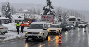 Bolu Dağı'nda Kar Yağışı Ulaşımı Olumsuz Etkiledi