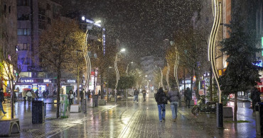 Bolu Dağı'nda Şiddetli Kar Yağışı