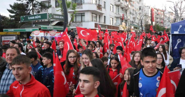 Bolu'da 19 Mayıs Coşkusu: 200 Metrelik Türk Bayrağıyla Yürüyüş