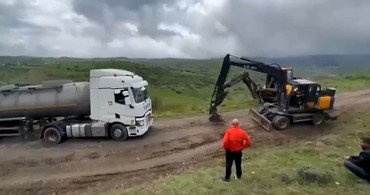 Bolu'da Bayram Trafiğinden Kaçan Tır ve Kamyonlar Çamura Saplandı