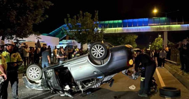 Bolu'da D-100'de takla atan otomobilden burunları bile kanamadan çıktılar