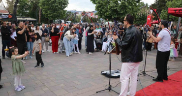 Bolu'da Gençlik Konseri Büyüledi
