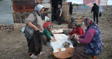 Bolu'da Kadınlar Geleneksel "Kürül" Yapımını İmece Usulü Devam Ettiriyor