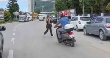 Bolu’da motosiklet kazasında son anda kurtulma anları görüntülendi