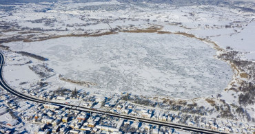 Bolu'da Yeniçağa Gölü Buzla Kaplandı