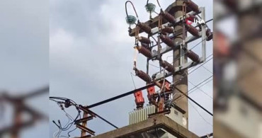 Bolu'da Yıldırım Düşen Elektrik Direği